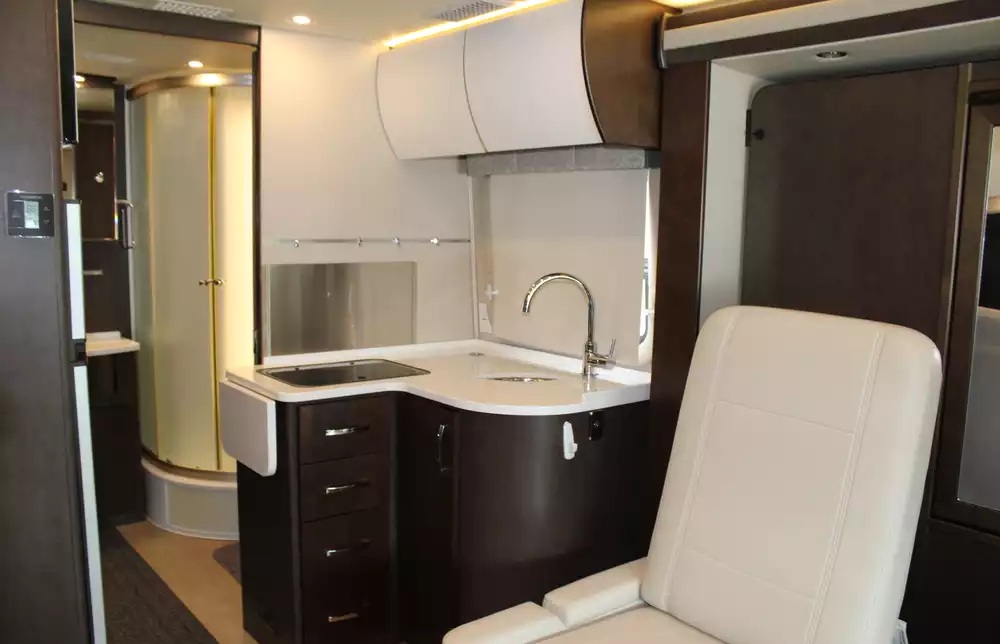 2017 Leisure Travel Unity Series U24MB - Image 10