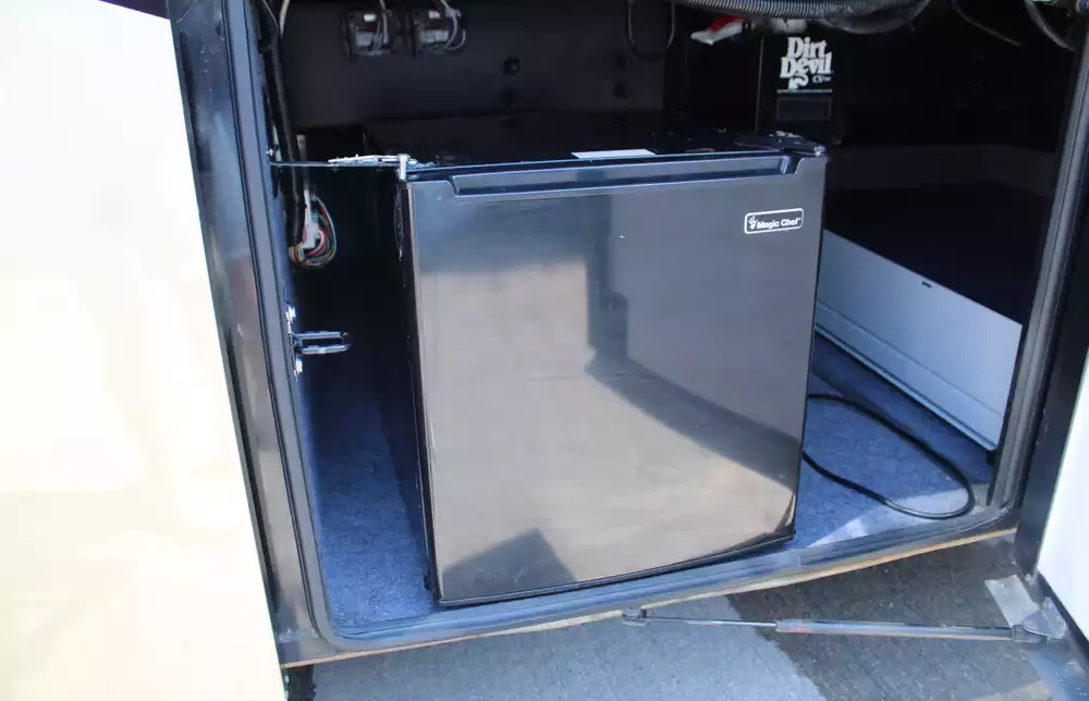 2015 Newmar Ventana 4369 - Image 6