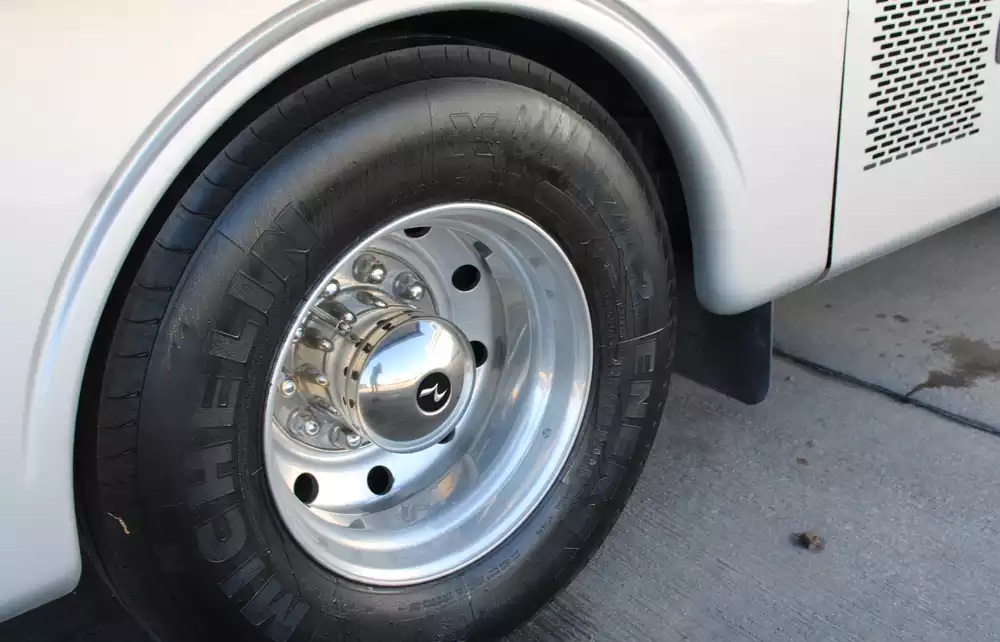 2013 Monaco Knight 40DFT - Image 6