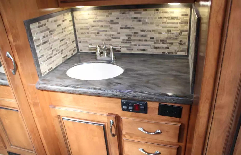 2013 Monaco Knight 40DFT - Image 8