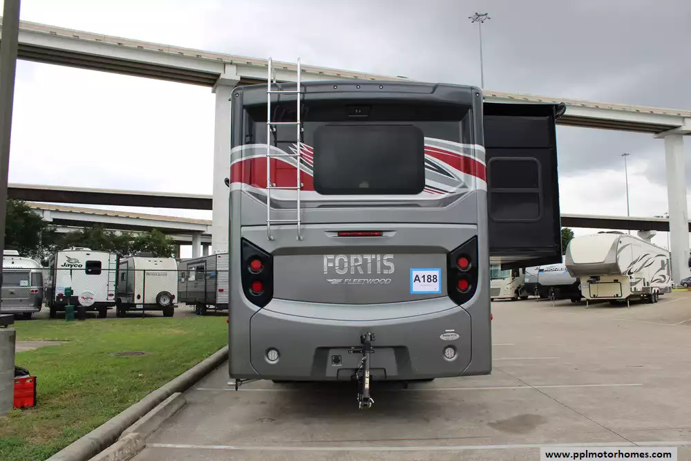 2023 Fleetwood Fortis 34M - Image 4