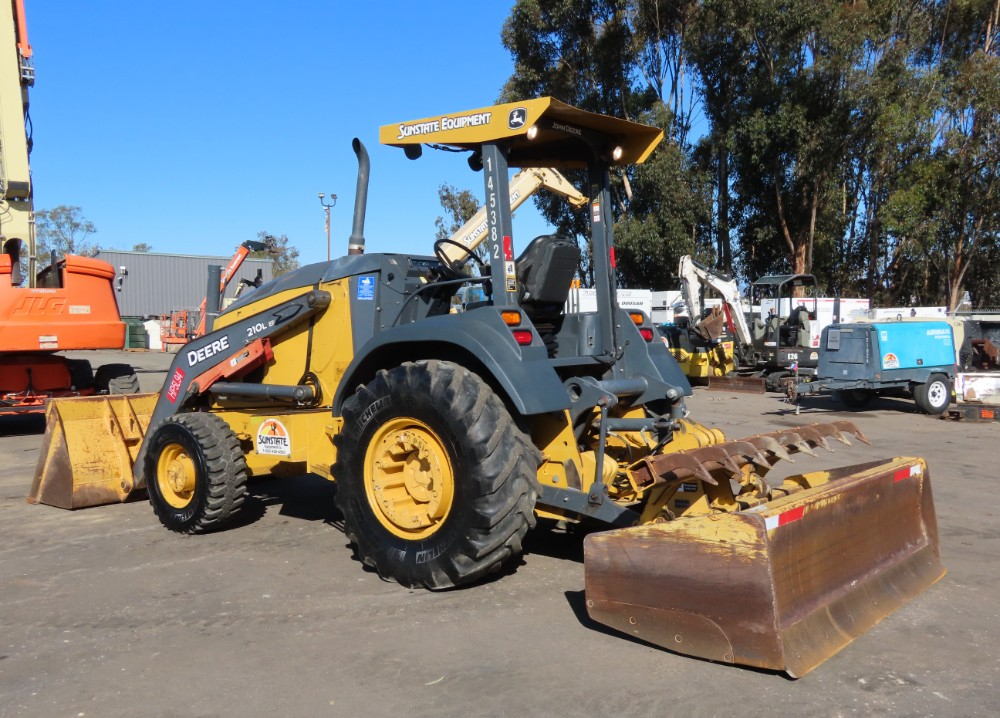 2015 John Deere 210LEP - Image 4