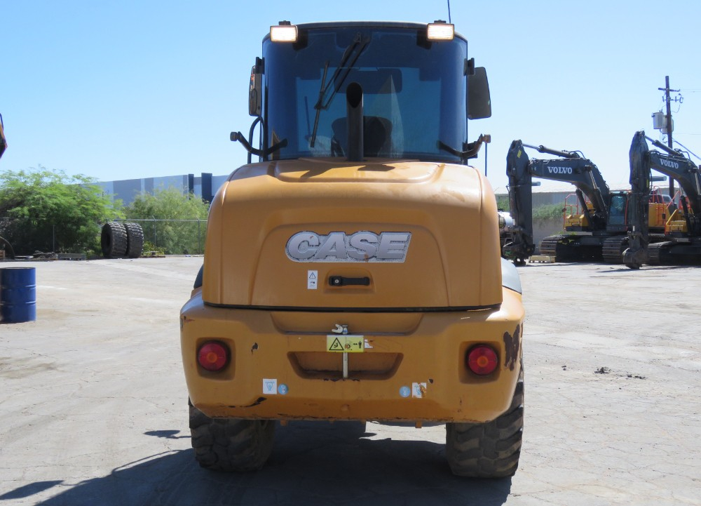 2016 Case 321F - Image 14