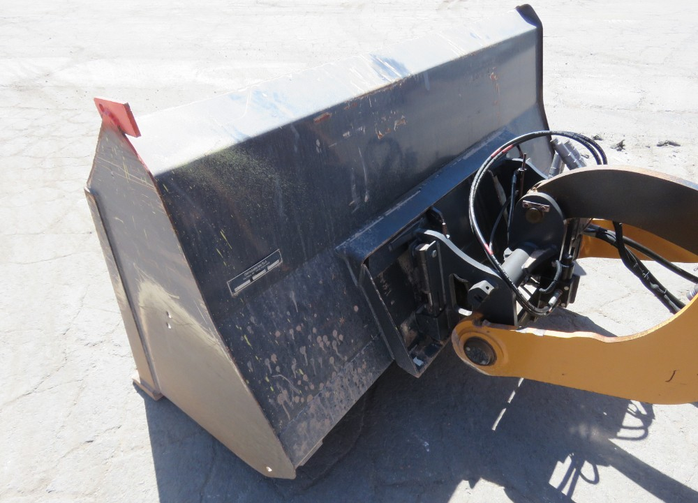 2016 Case 321F - Image 17