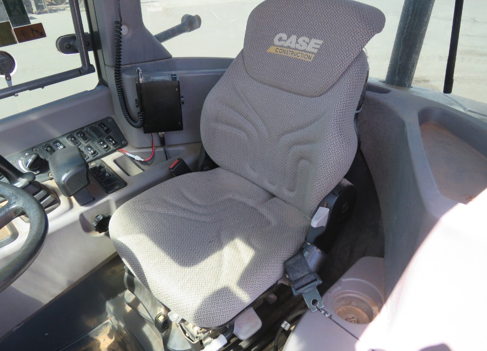 2016 Case 321F - Image 21