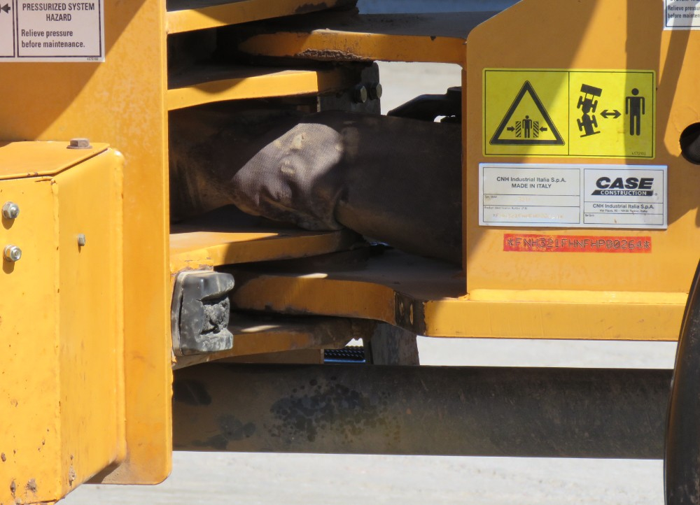 2016 Case 321F - Image 29