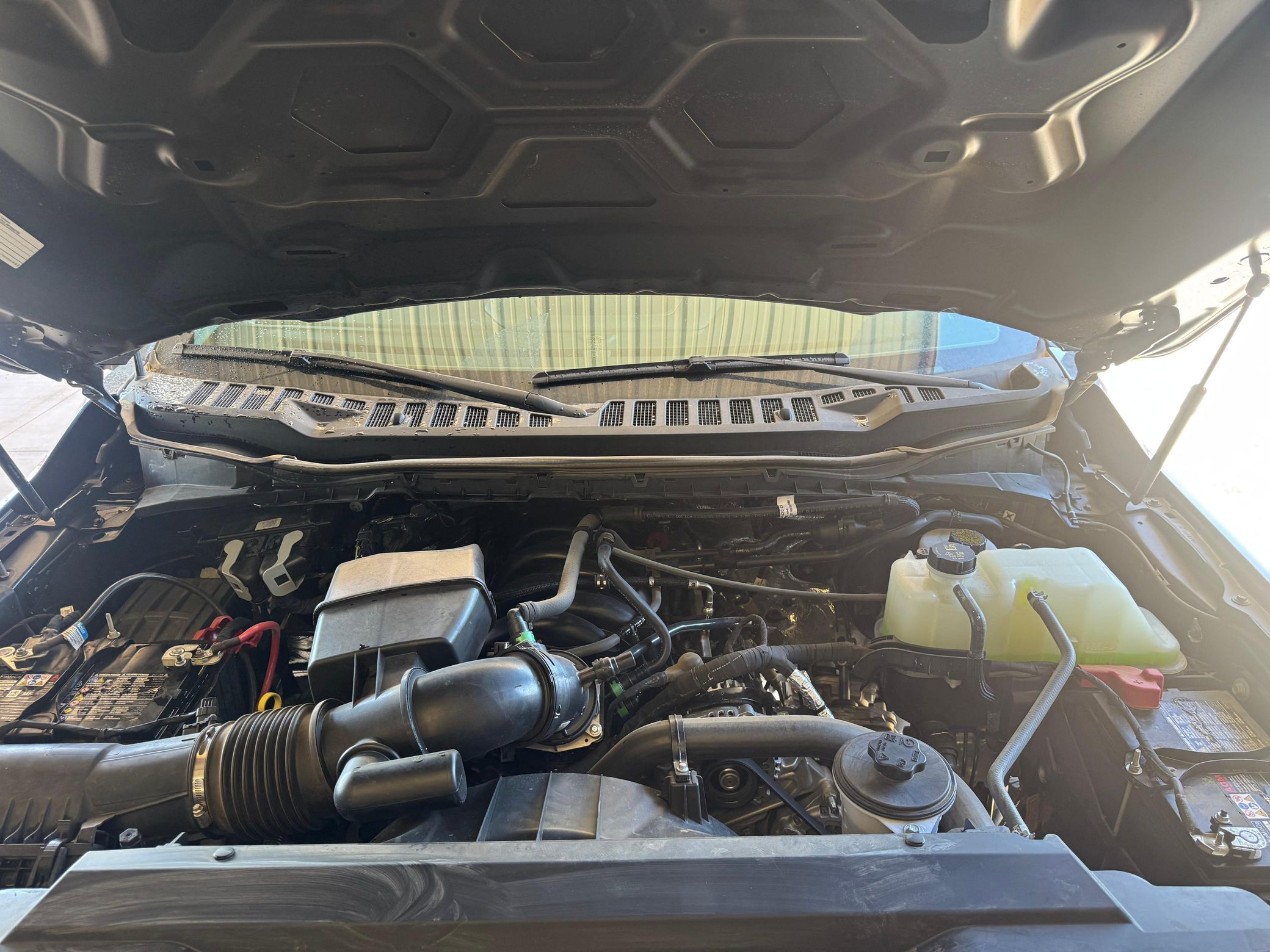 2023 Ford F-350 Super Duty Lariat - Image 9