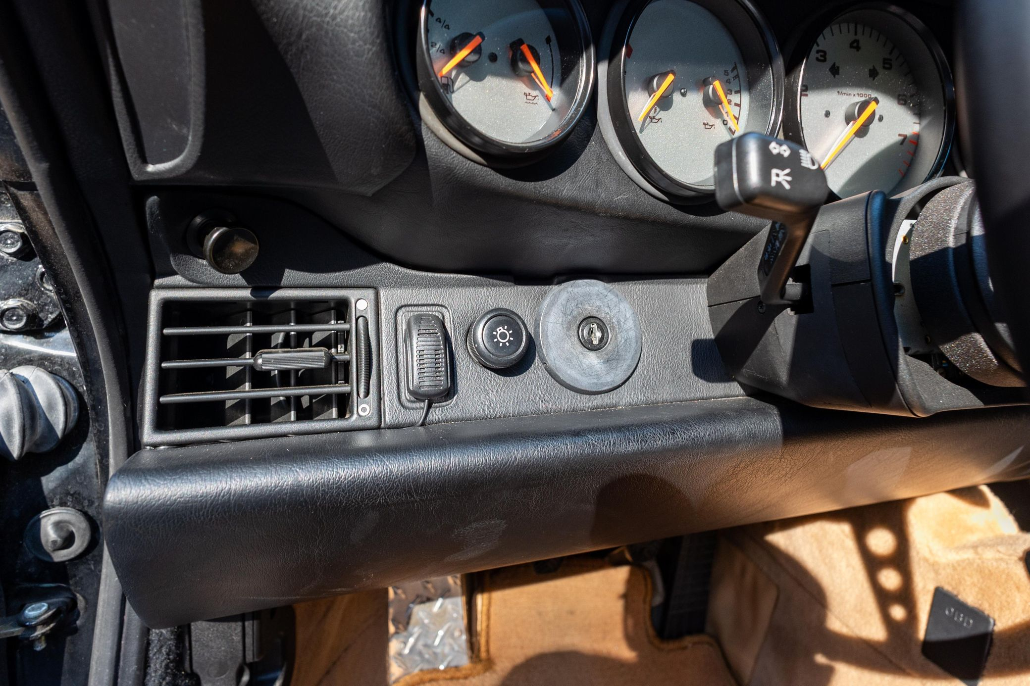 1995 Porsche 911 Carrera Coupe - Image 22