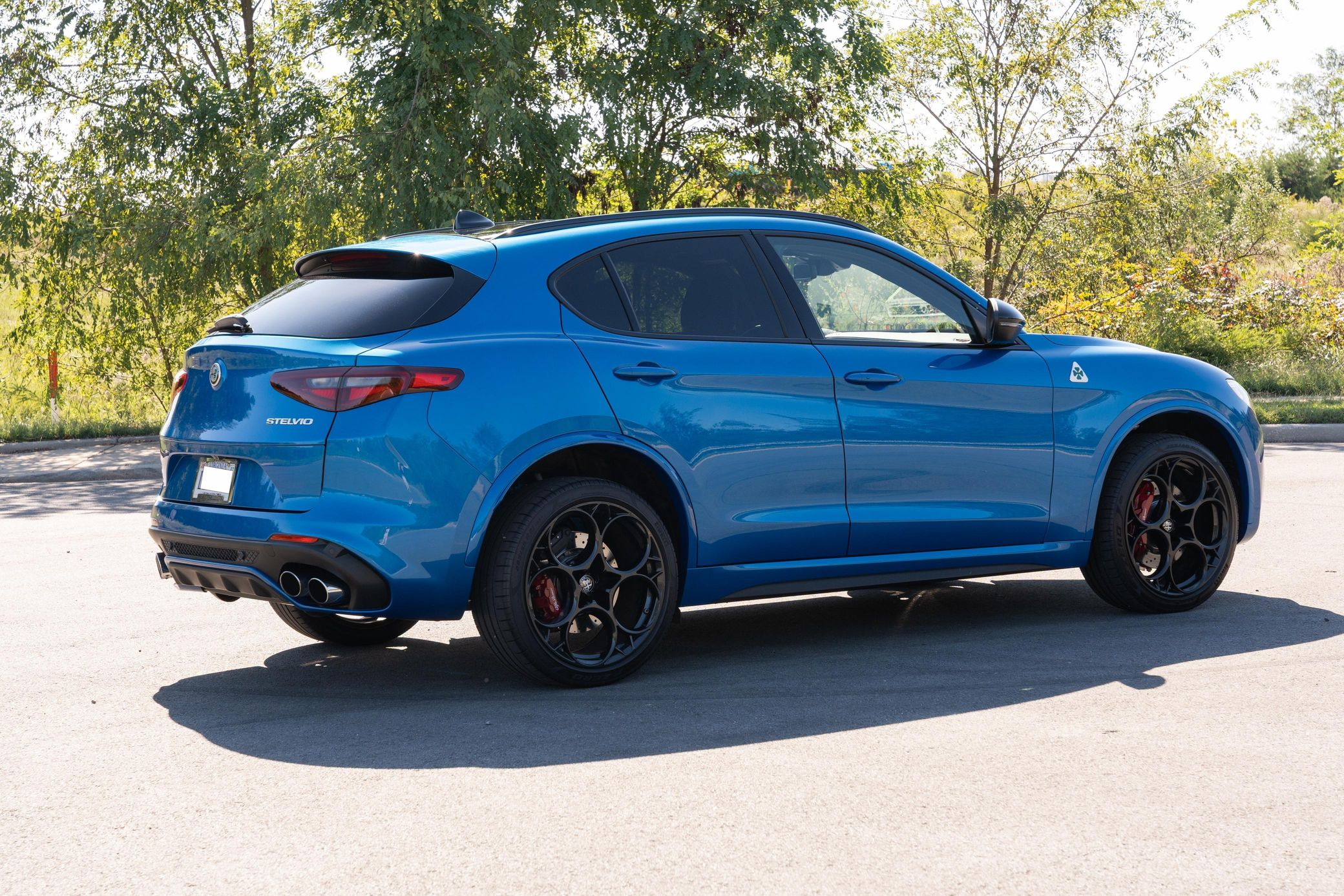 2023 Alfa Romeo Stelvio Quadrifoglio - Image 4