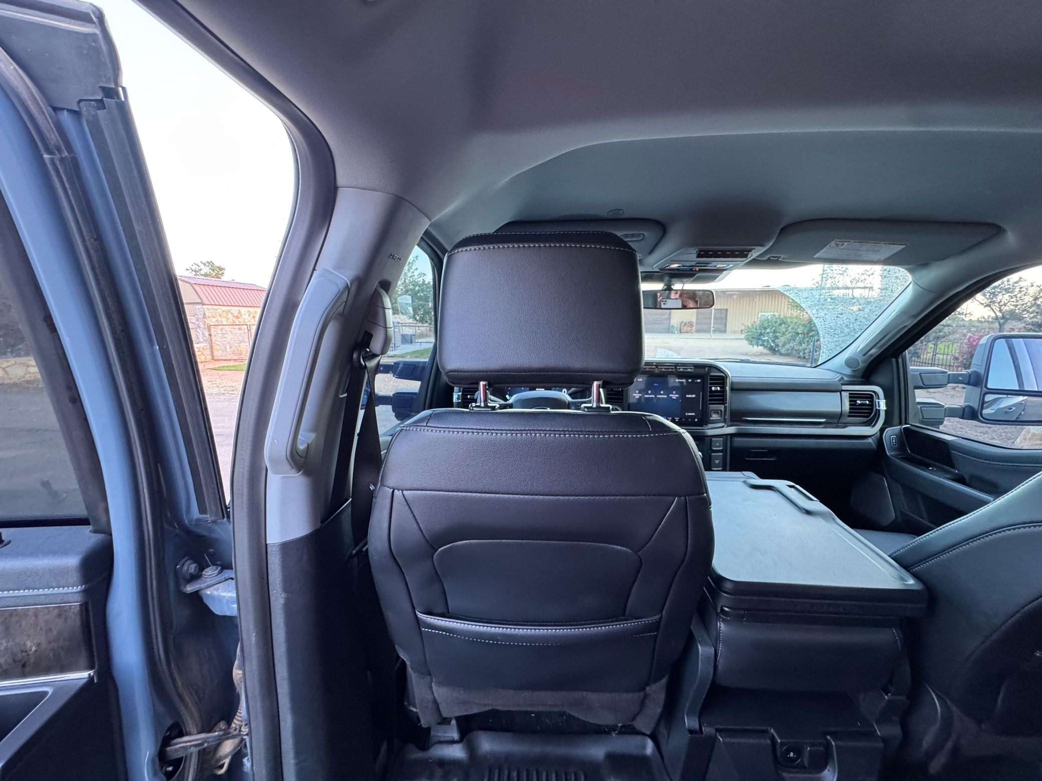 2023 Ford F-350 Super Duty Lariat - Image 21