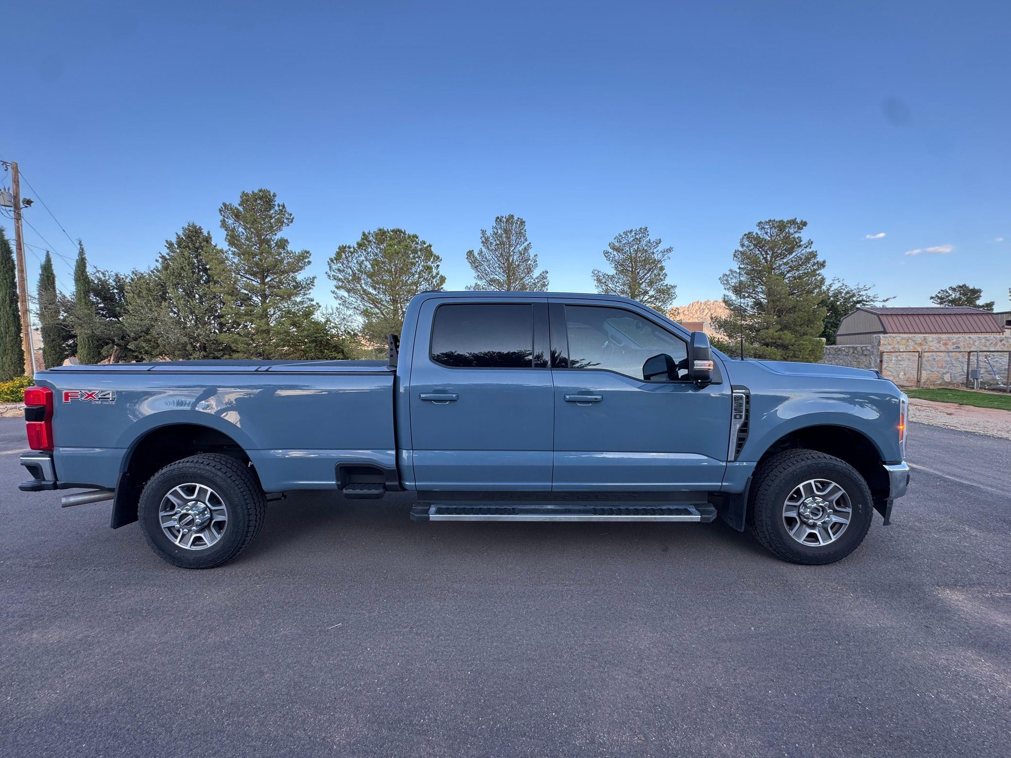 2023 Ford F-350 Super Duty Lariat - Image 22