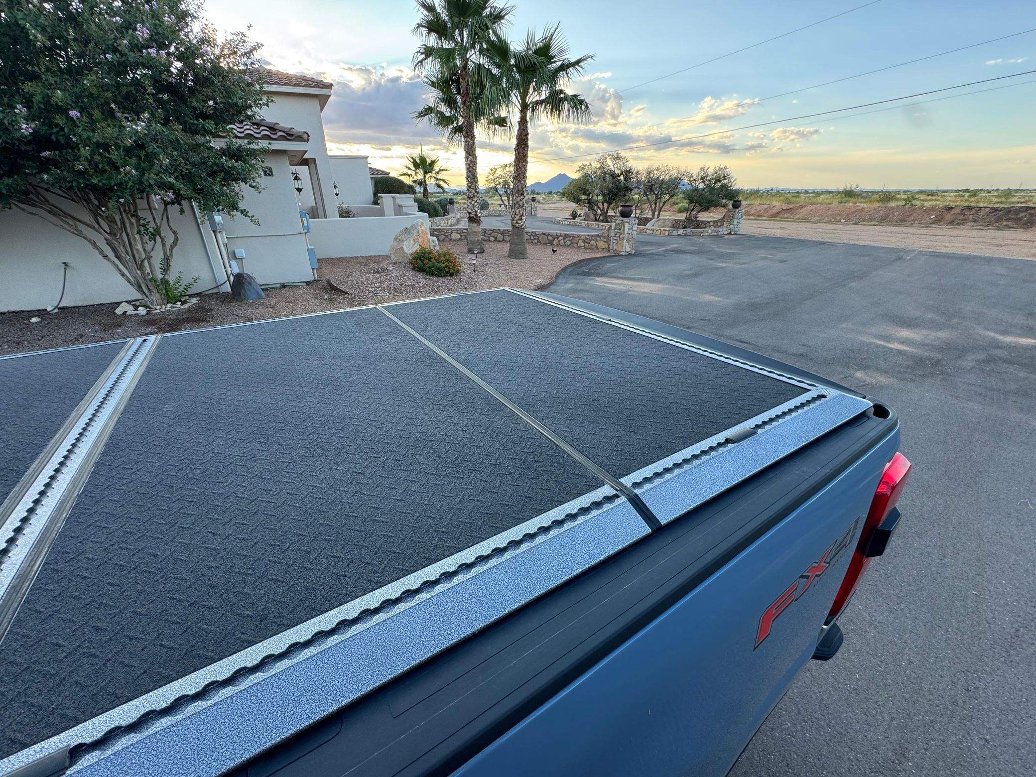 2023 Ford F-350 Super Duty Lariat - Image 23