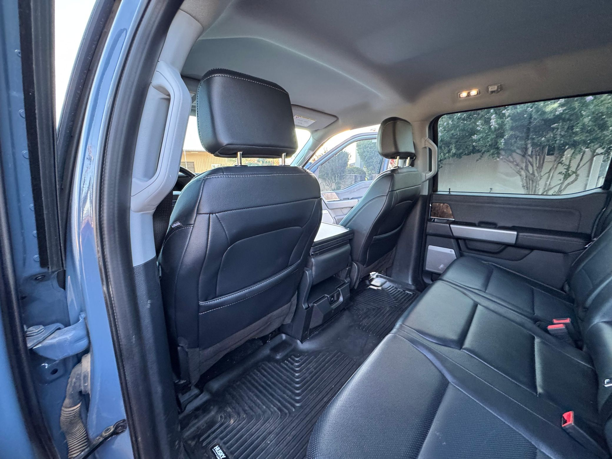 2023 Ford F-350 Super Duty Lariat - Image 24