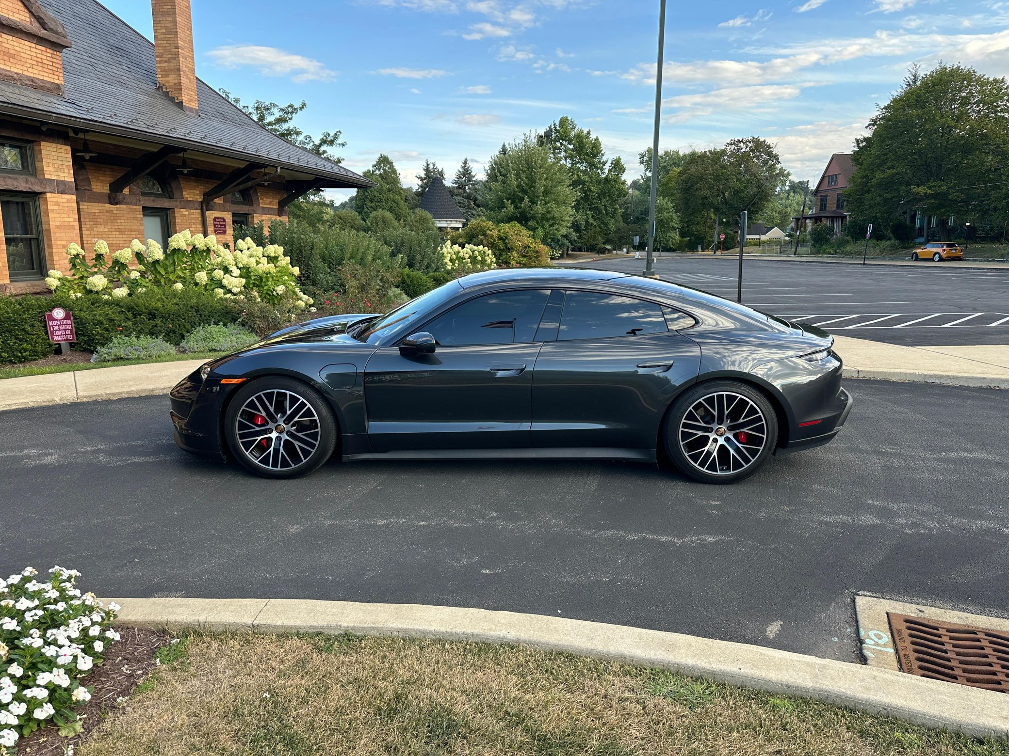 2021 Porsche Taycan 4S - Image 43