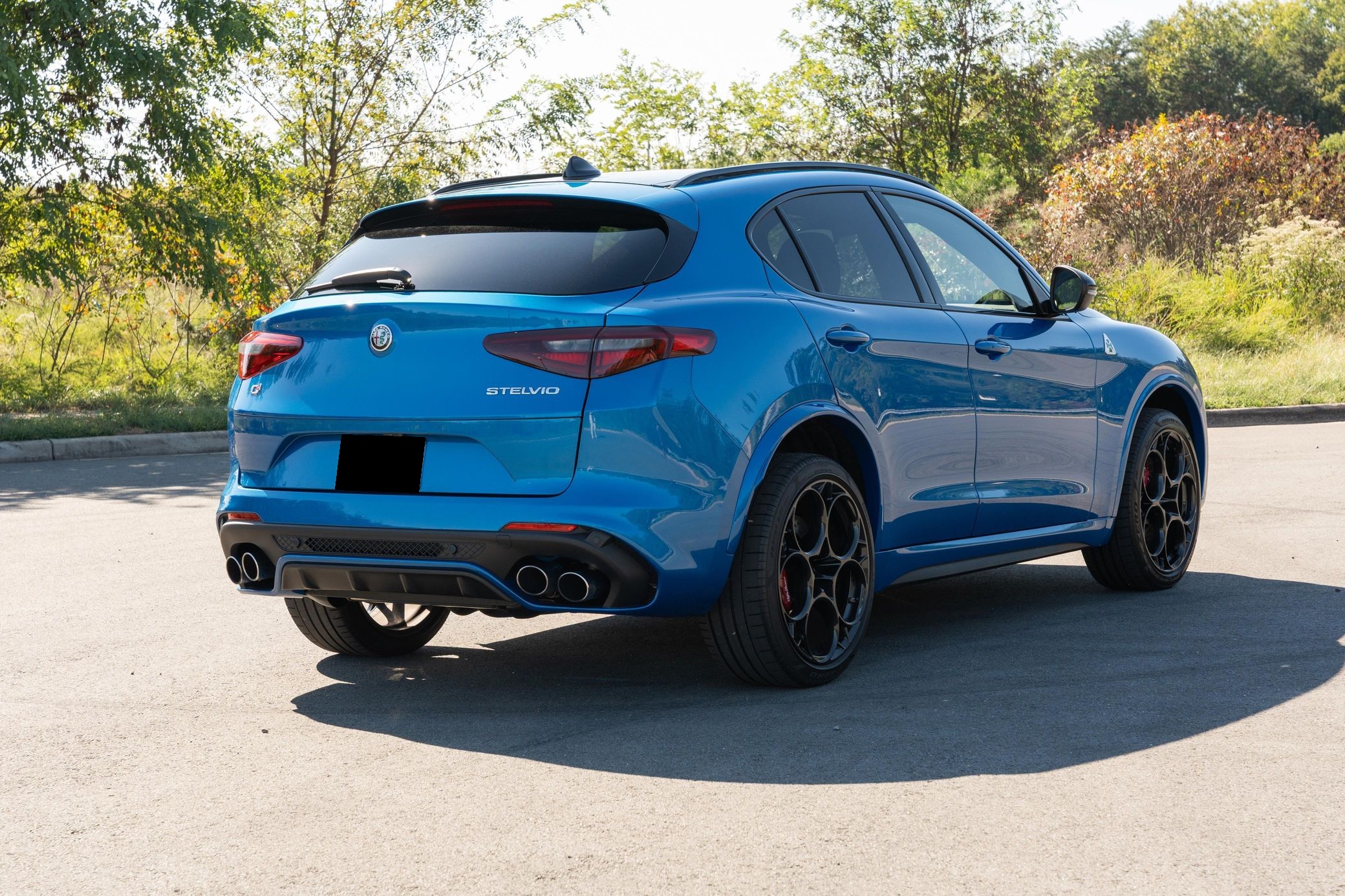 2023 Alfa Romeo Stelvio Quadrifoglio - Image 6