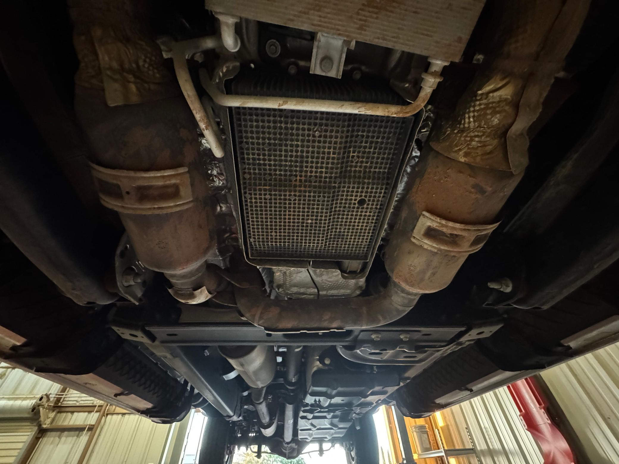 2023 Ford F-350 Super Duty Lariat - Image 27