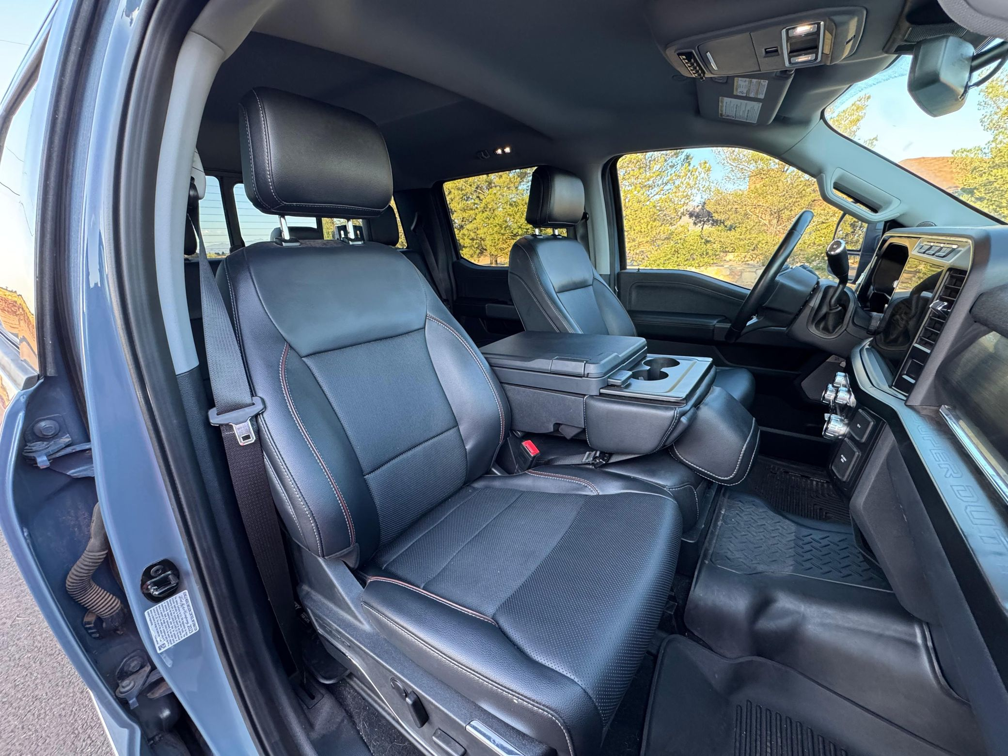 2023 Ford F-350 Super Duty Lariat - Image 29