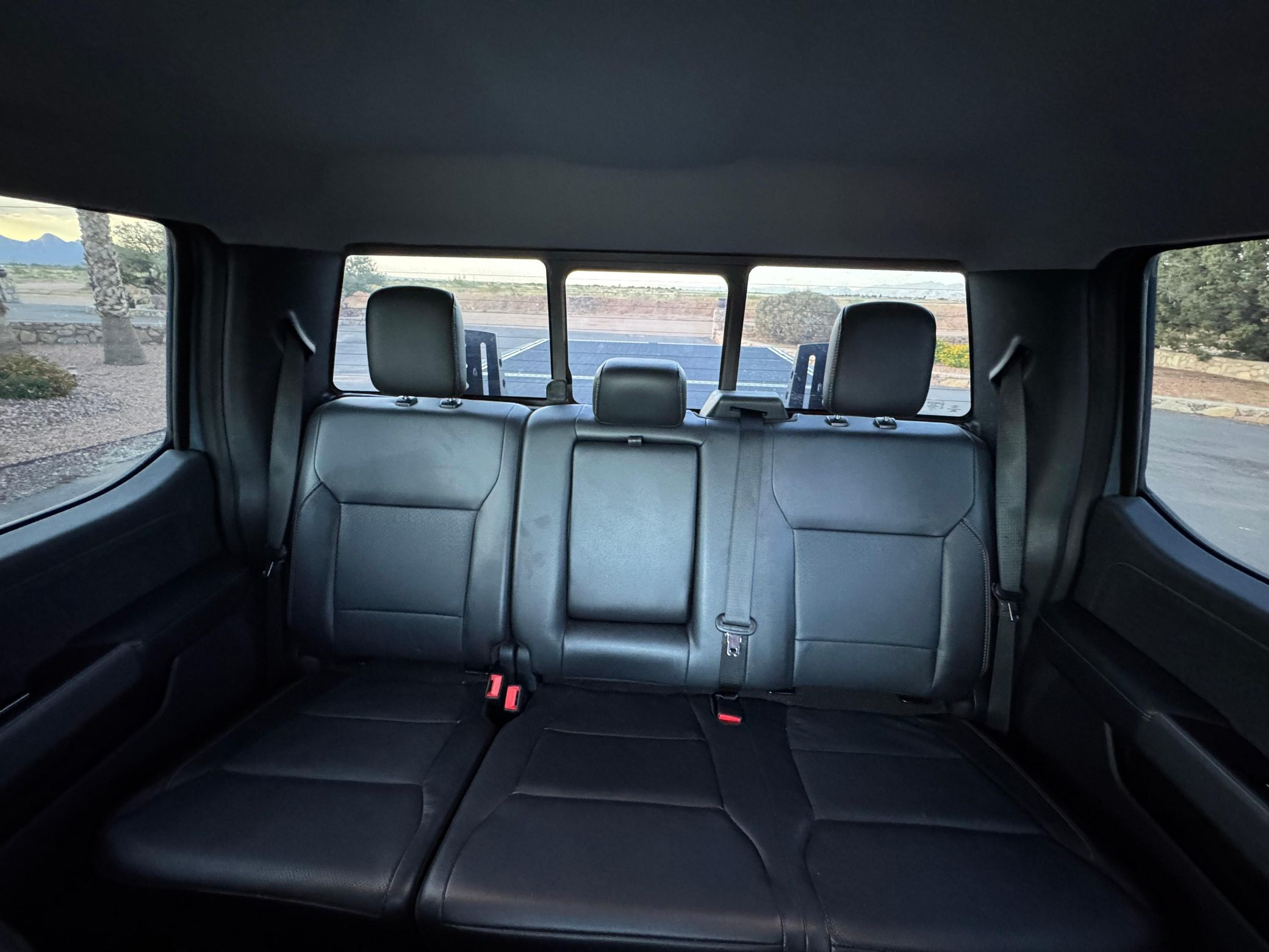 2023 Ford F-350 Super Duty Lariat - Image 31