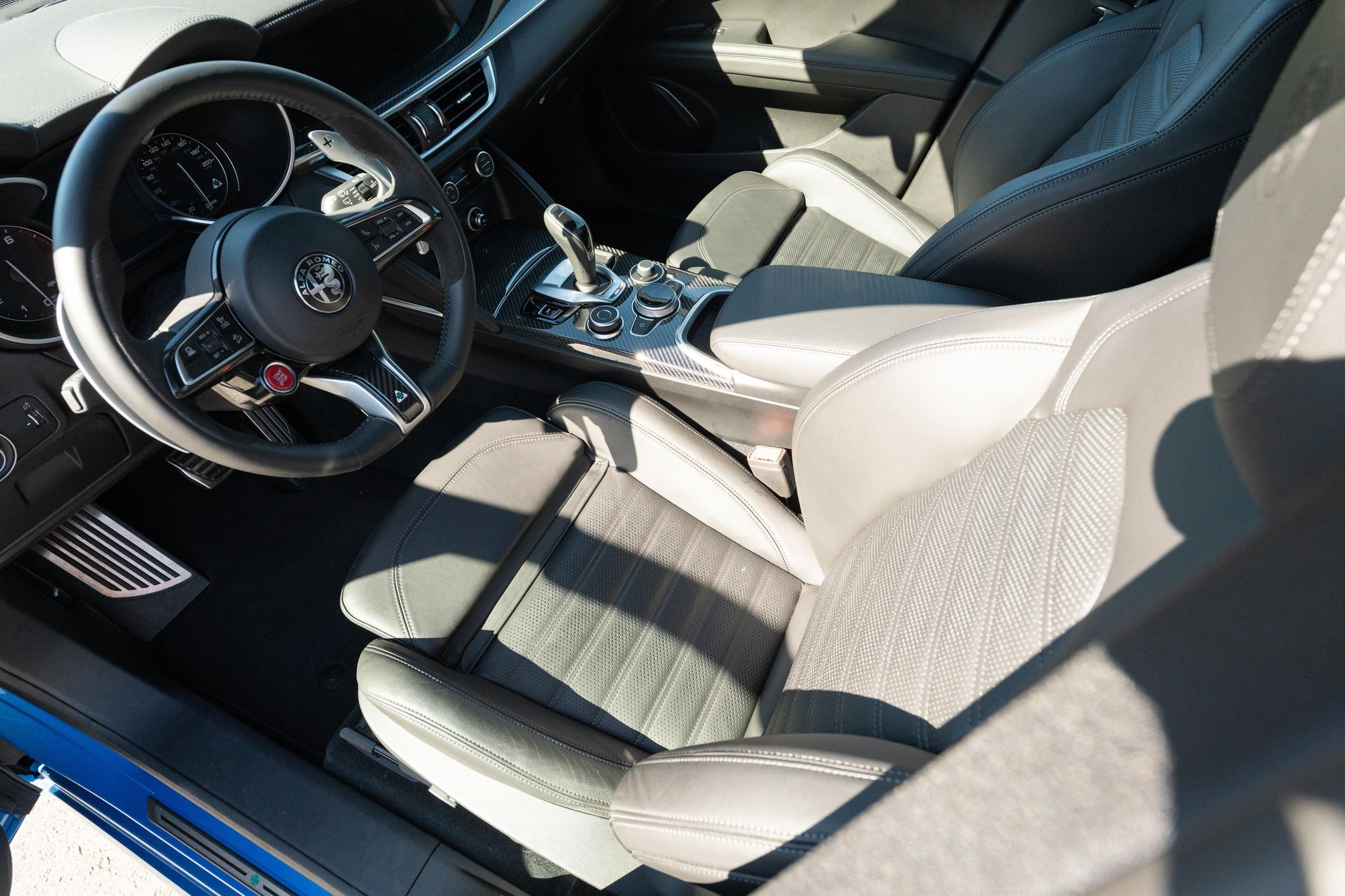 2023 Alfa Romeo Stelvio Quadrifoglio - Image 25