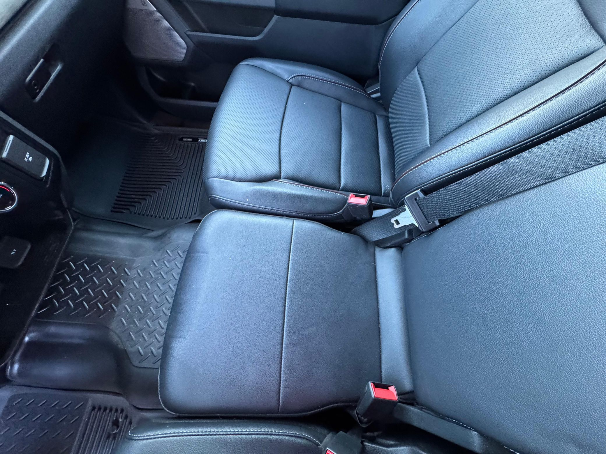 2023 Ford F-350 Super Duty Lariat - Image 37