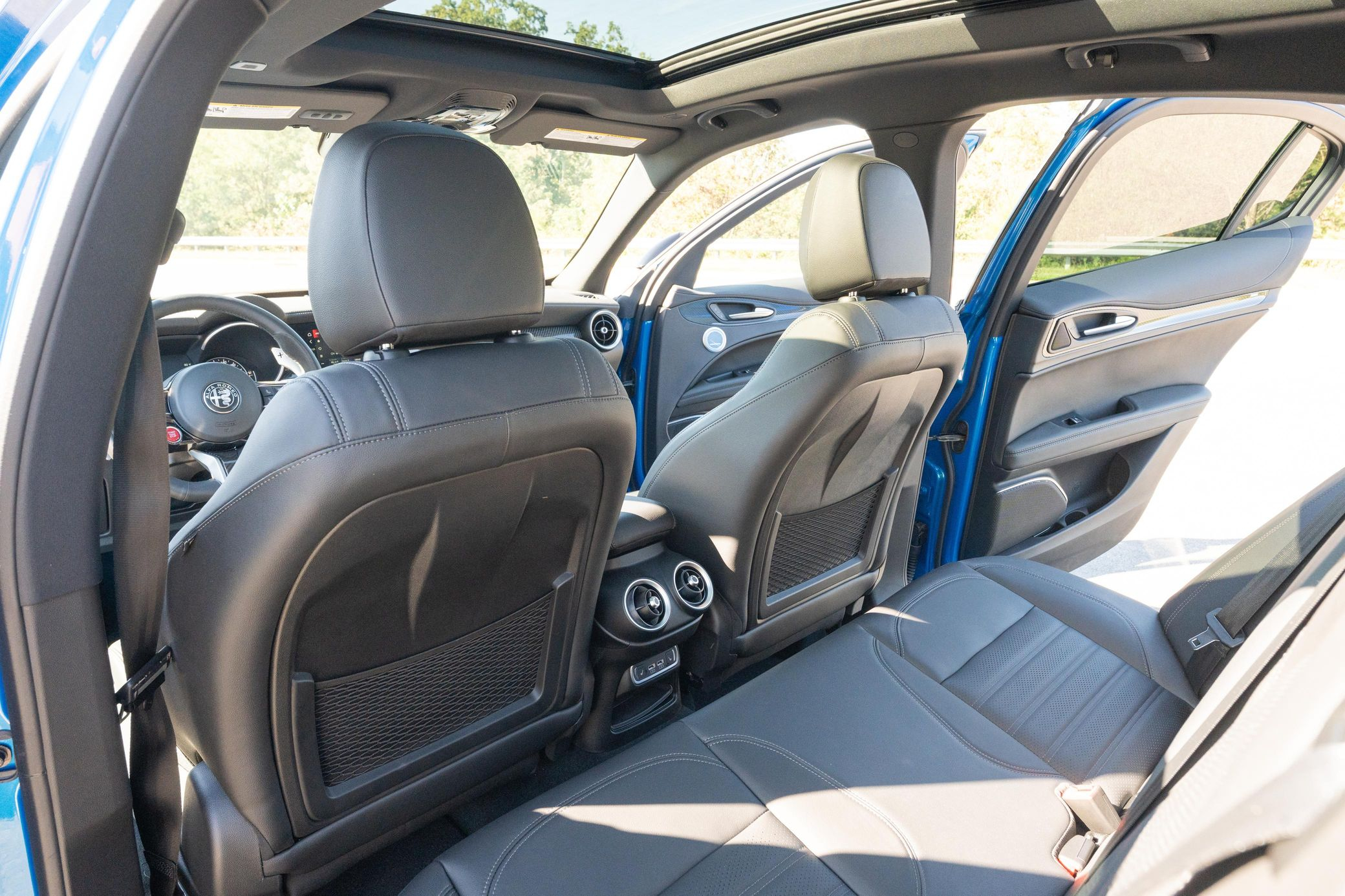 2023 Alfa Romeo Stelvio Quadrifoglio - Image 29