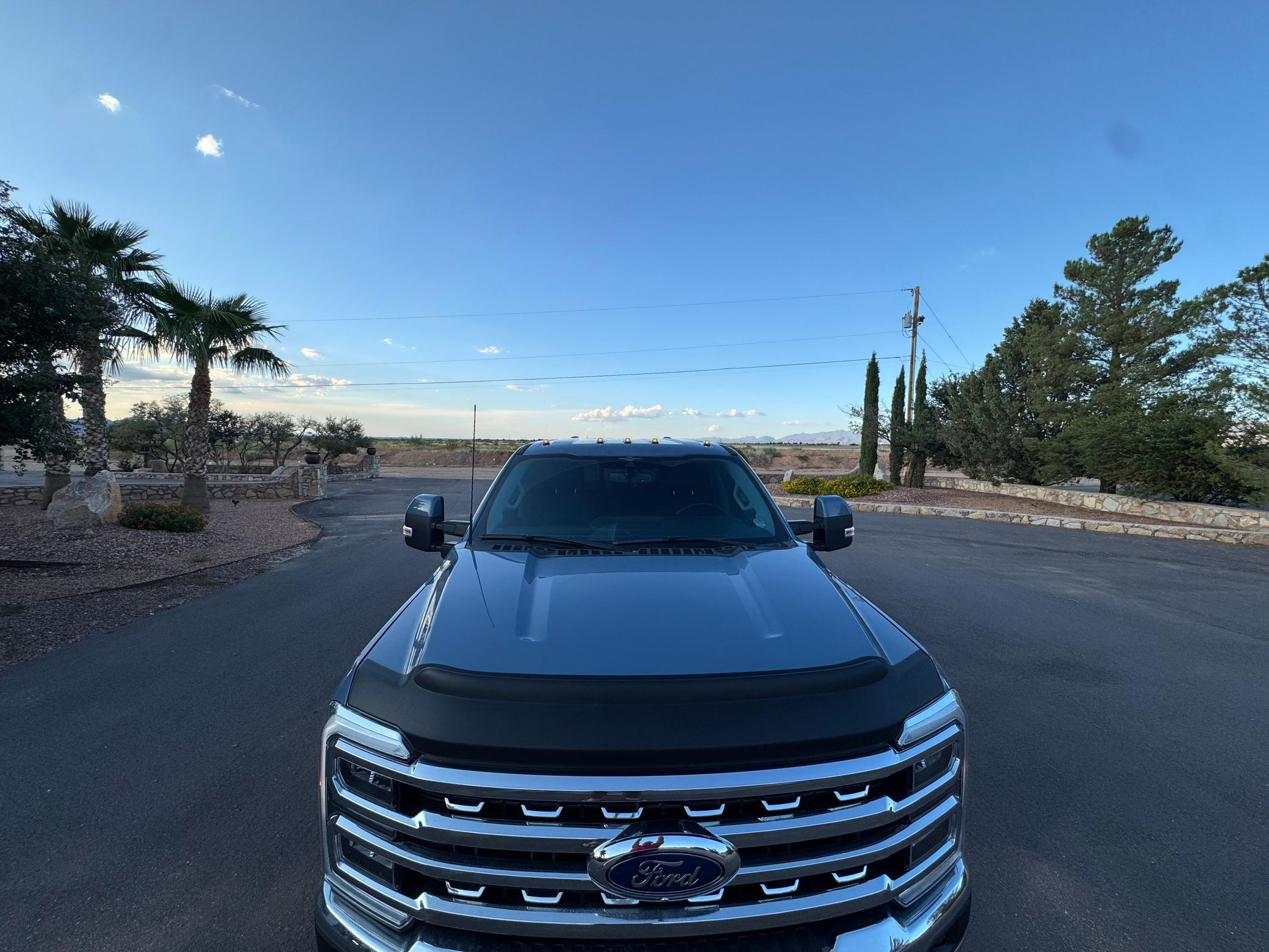 2023 Ford F-350 Super Duty Lariat - Image 38