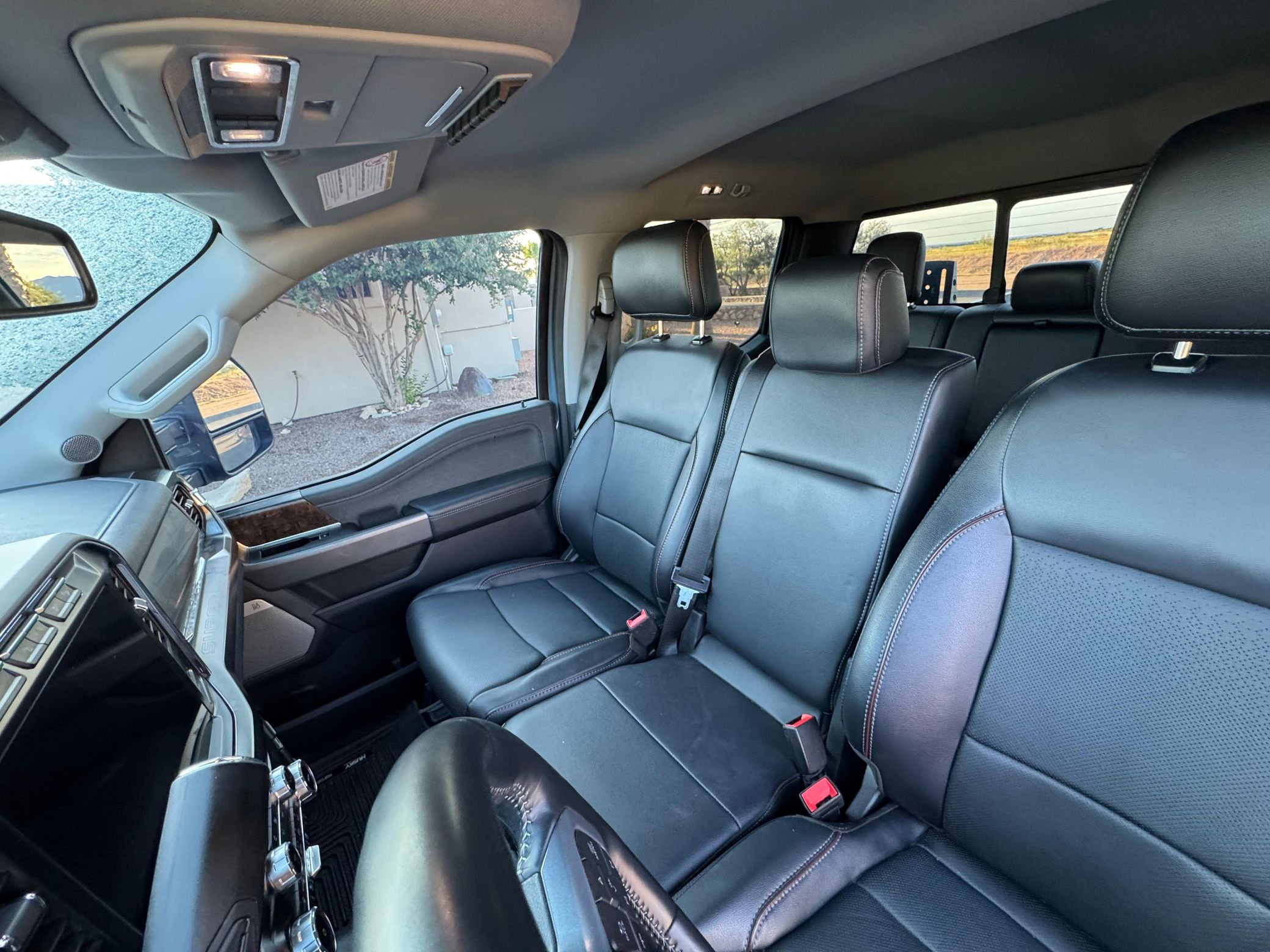 2023 Ford F-350 Super Duty Lariat - Image 43