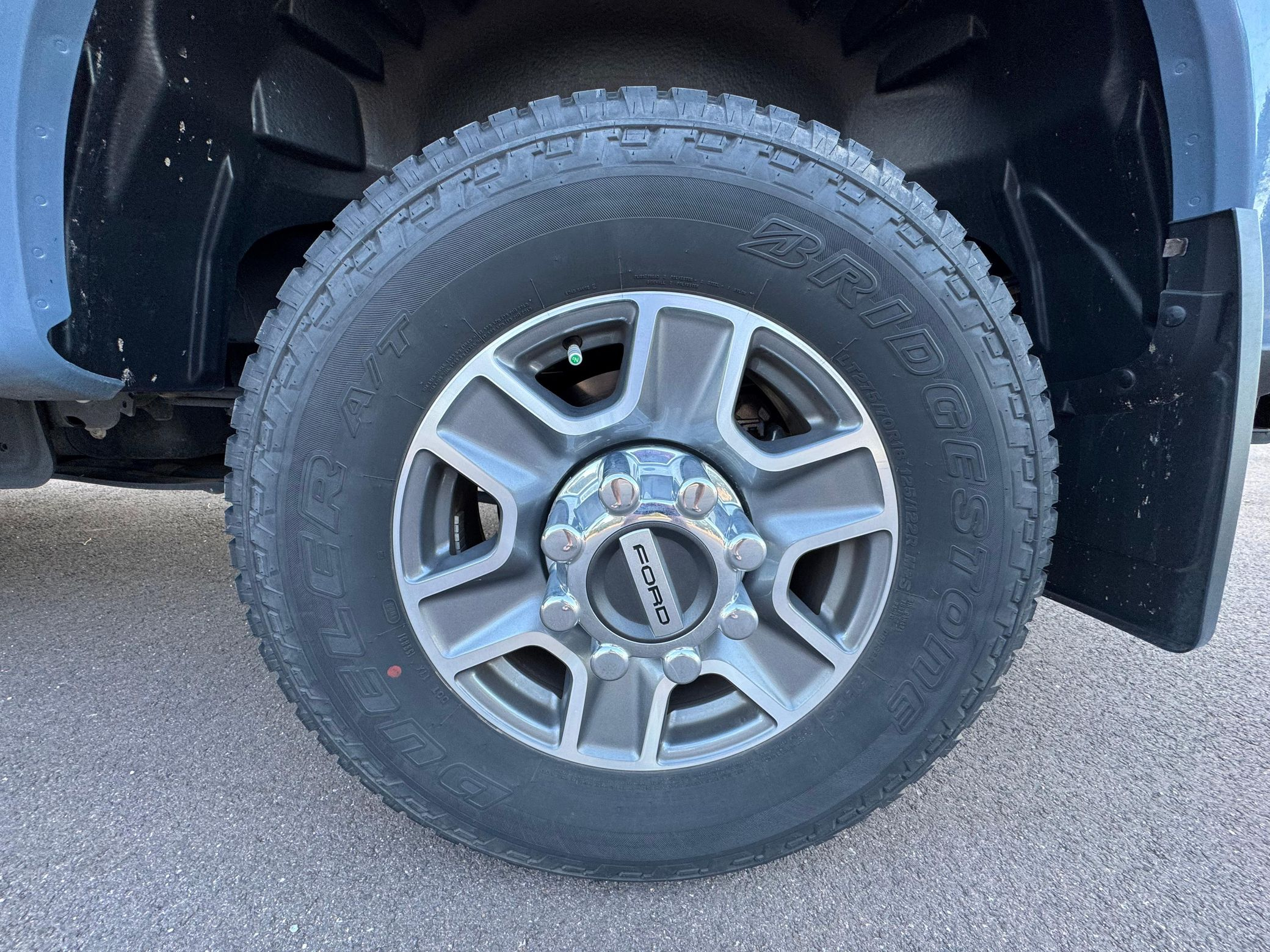 2023 Ford F-350 Super Duty Lariat - Image 44