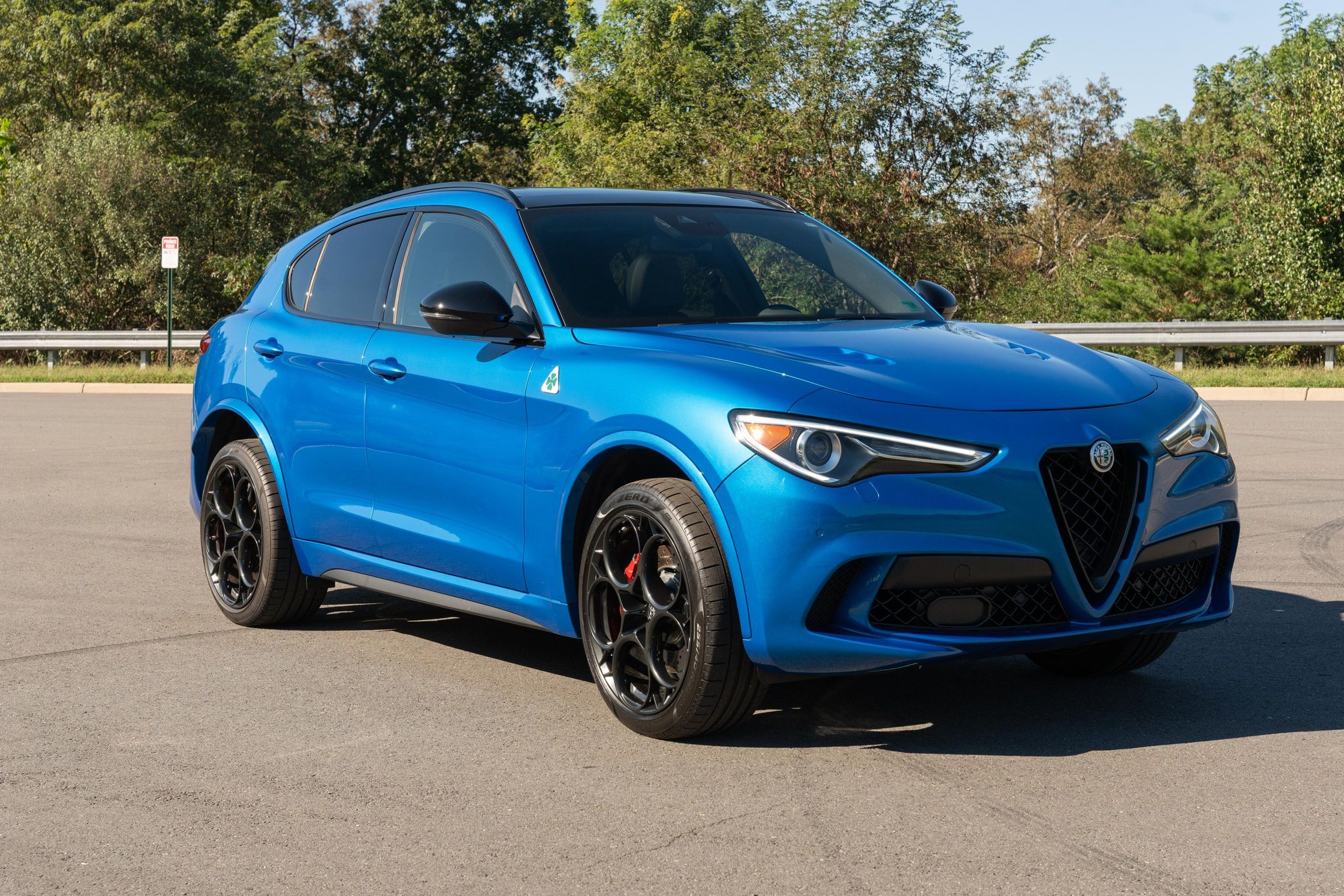 2023 Alfa Romeo Stelvio Quadrifoglio - Image 2