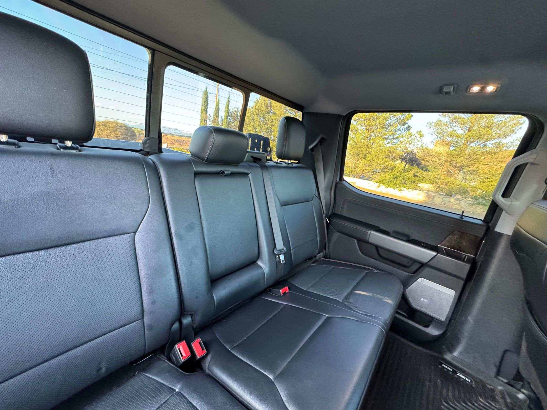 2023 Ford F-350 Super Duty Lariat - Image 50