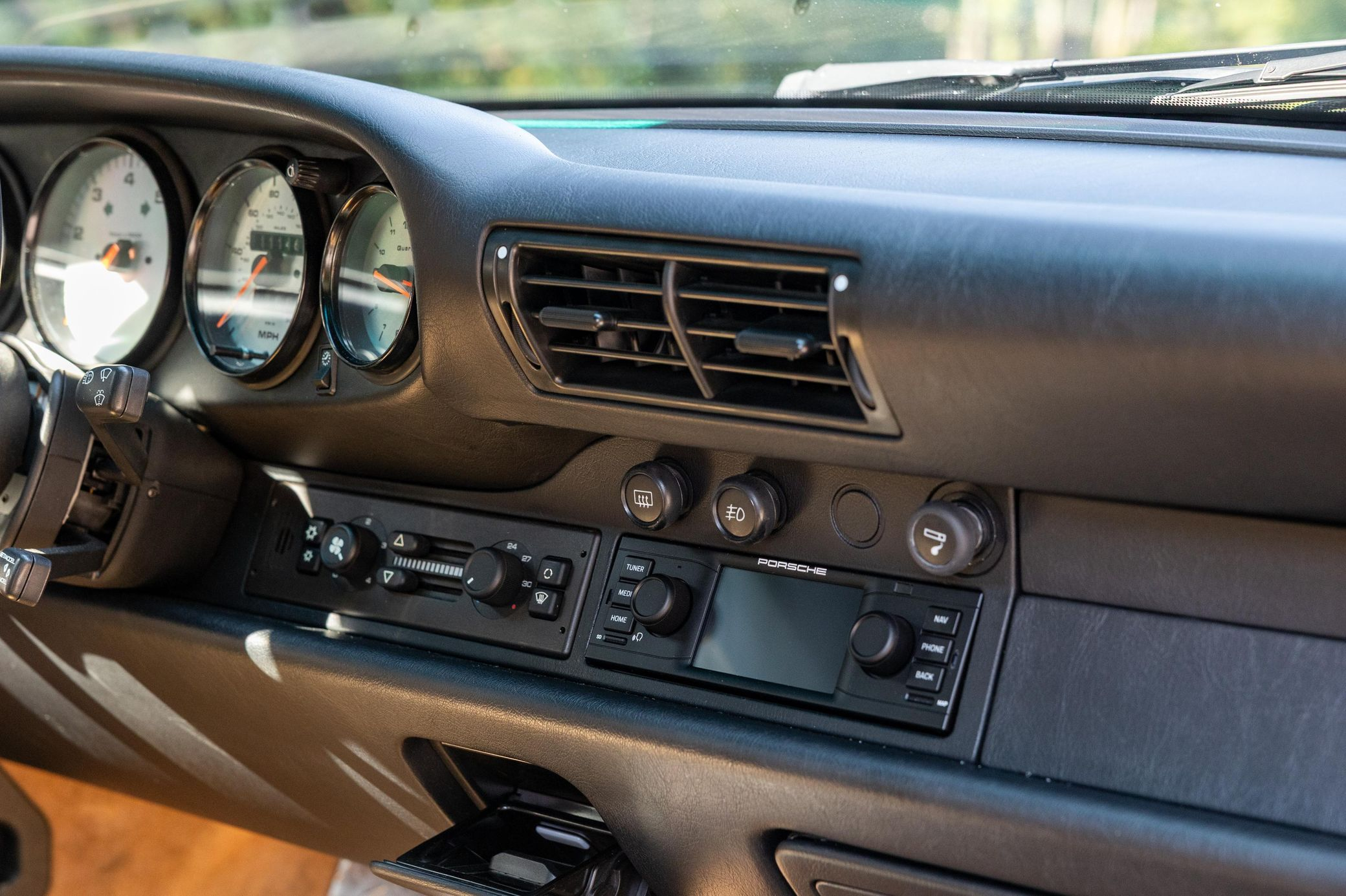 1995 Porsche 911 Carrera Coupe - Image 69