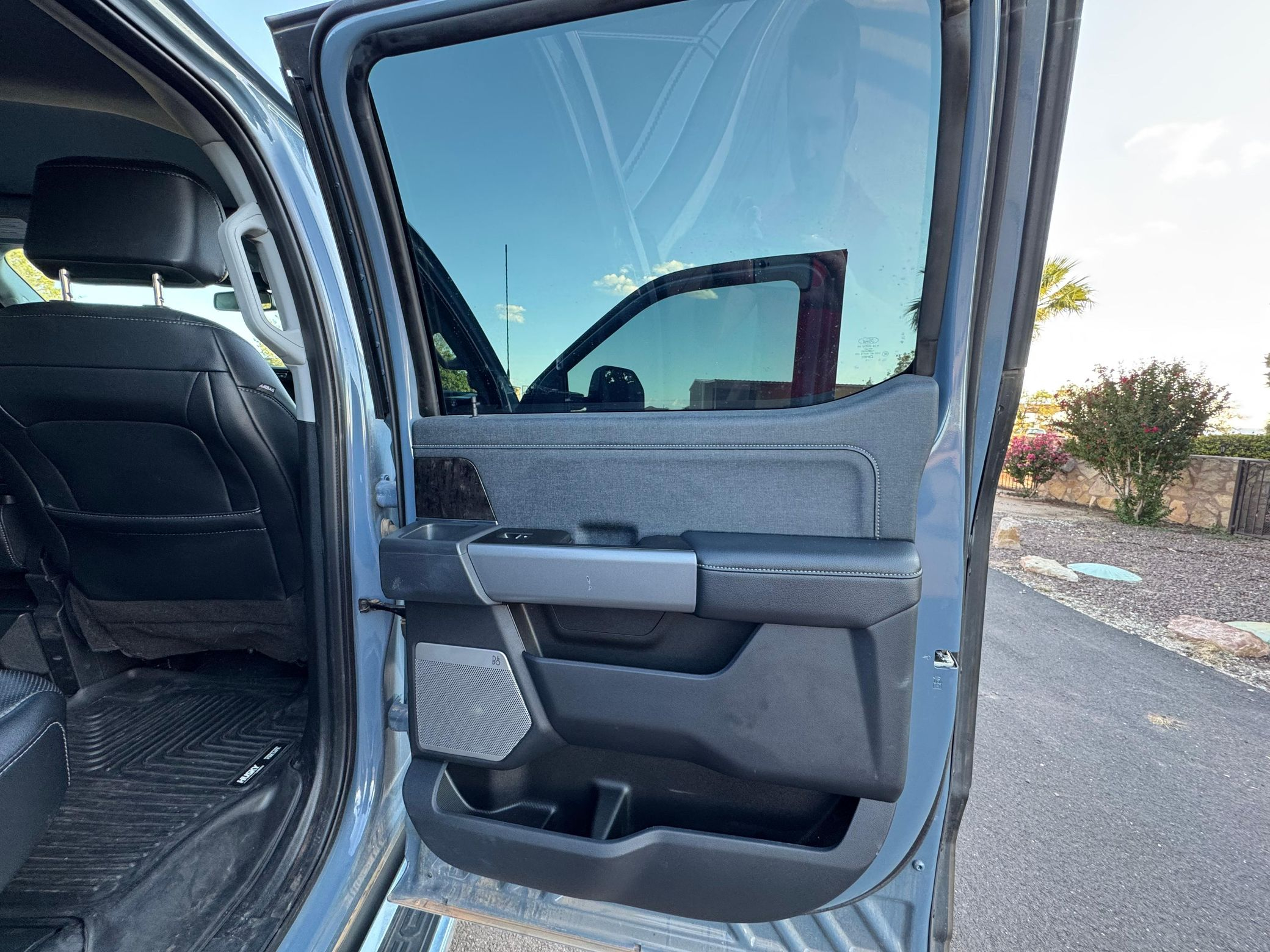 2023 Ford F-350 Super Duty Lariat - Image 52