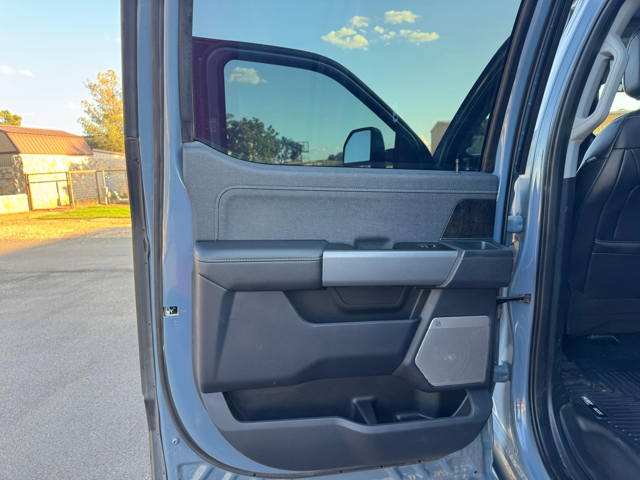 2023 Ford F-350 Super Duty Lariat - Image 53