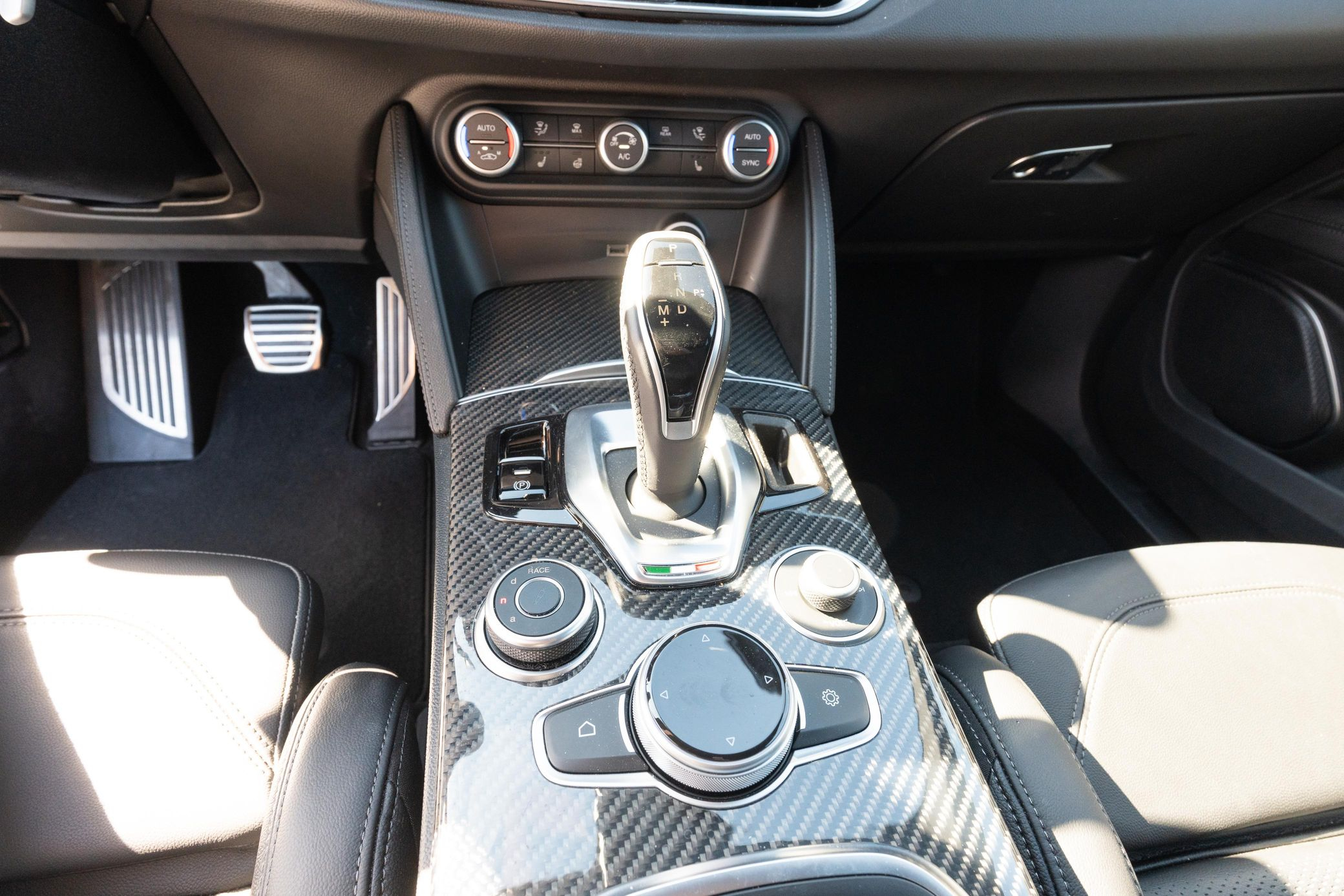 2023 Alfa Romeo Stelvio Quadrifoglio - Image 44