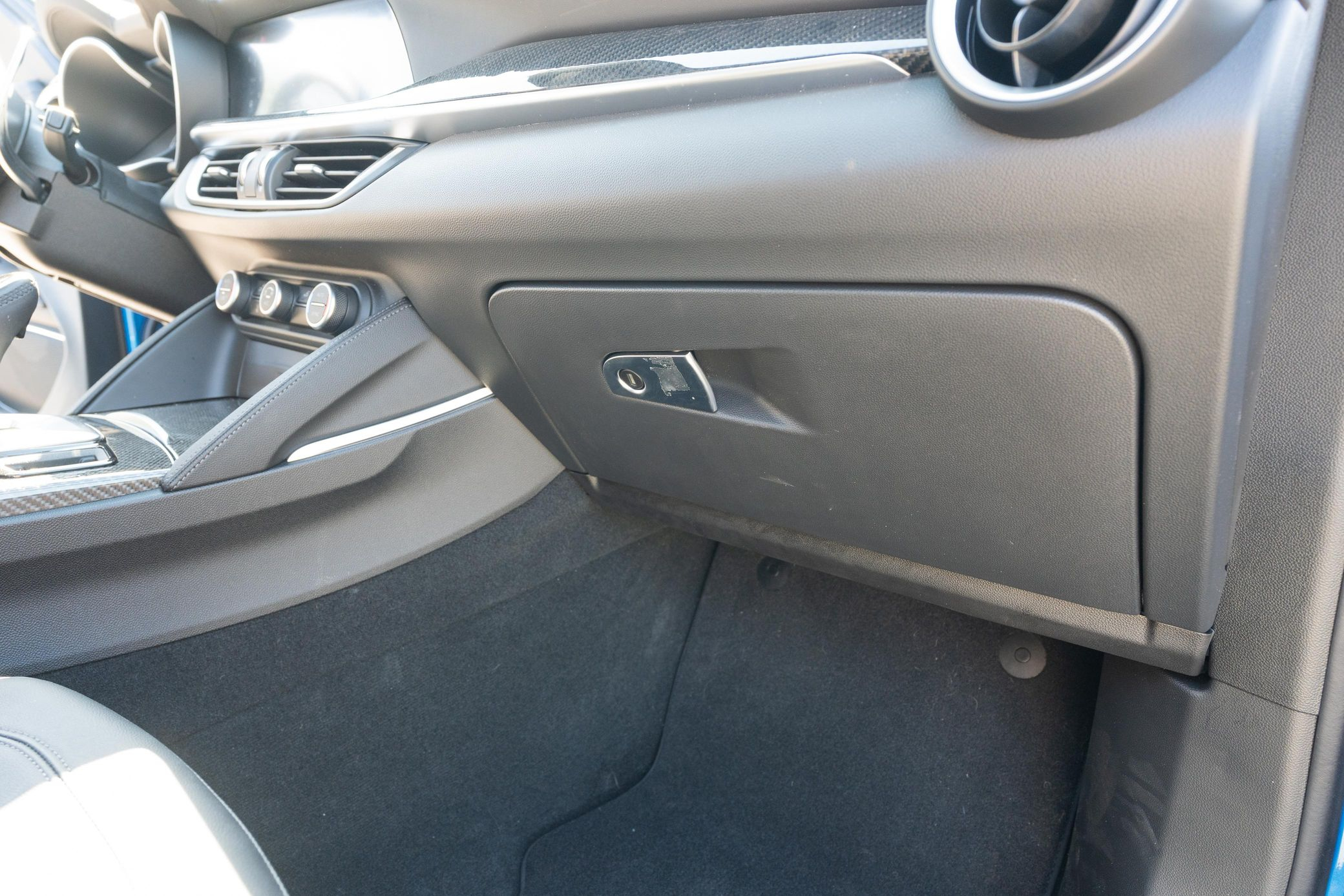 2023 Alfa Romeo Stelvio Quadrifoglio - Image 47