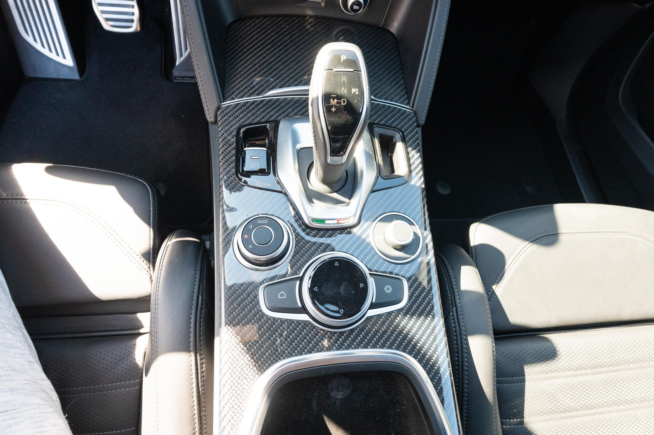 2023 Alfa Romeo Stelvio Quadrifoglio - Image 51