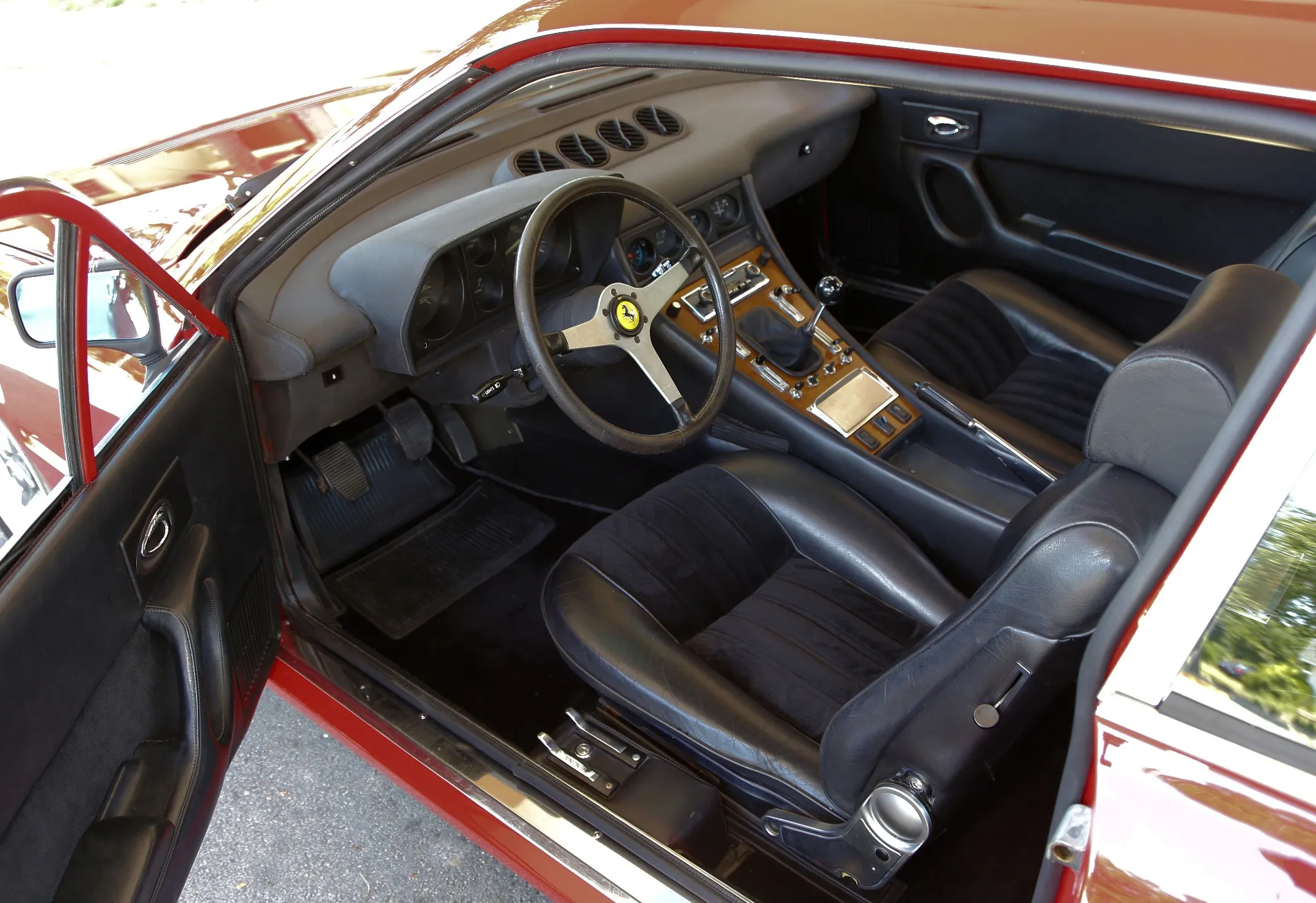 1974 Ferrari 365GT4 2+2 - Image 38