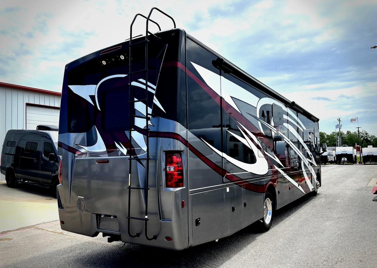 2022 Thor Miramar 37.1 - Image 3