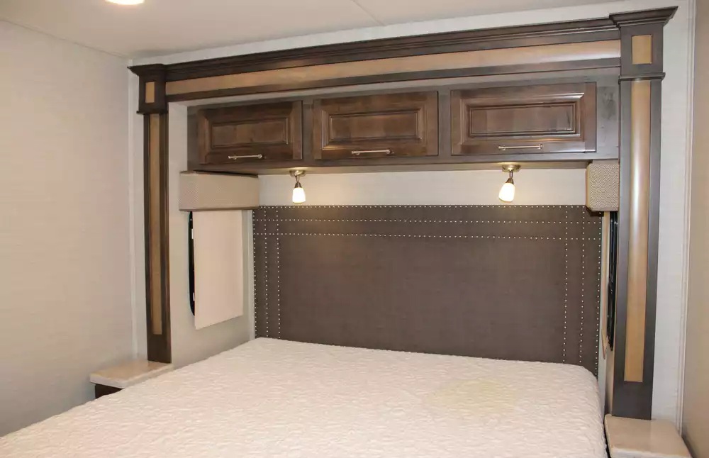 2019 Entegra Coach Emblem 36T - Image 16