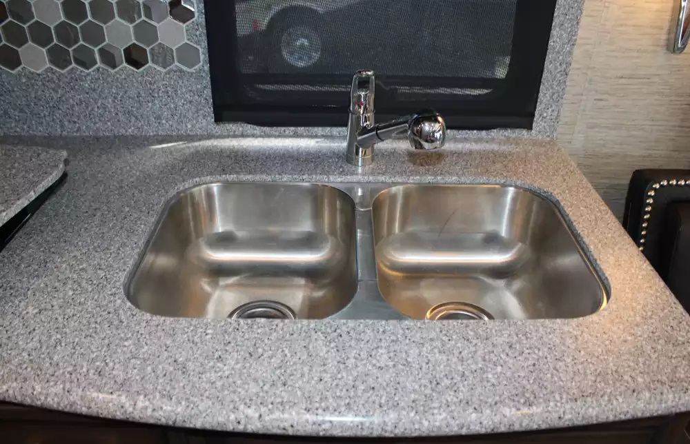 2018 Newmar Bay Star 3113 - Image 13