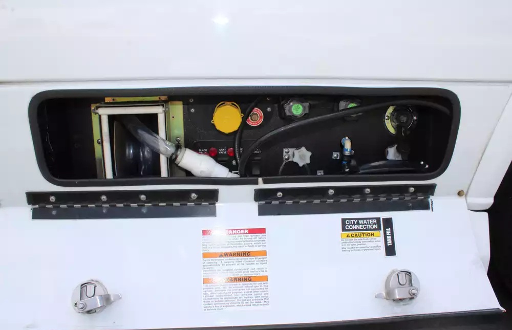 2018 Chinook Countryside MP2 - Image 12