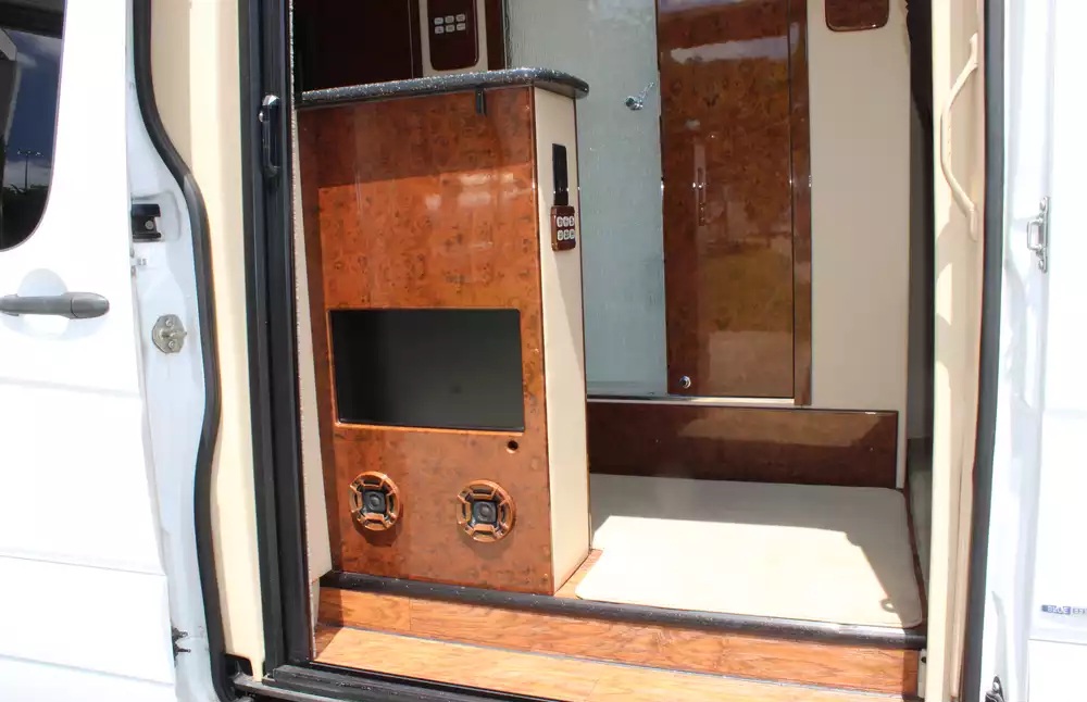 2018 Chinook Countryside MP2 - Image 13