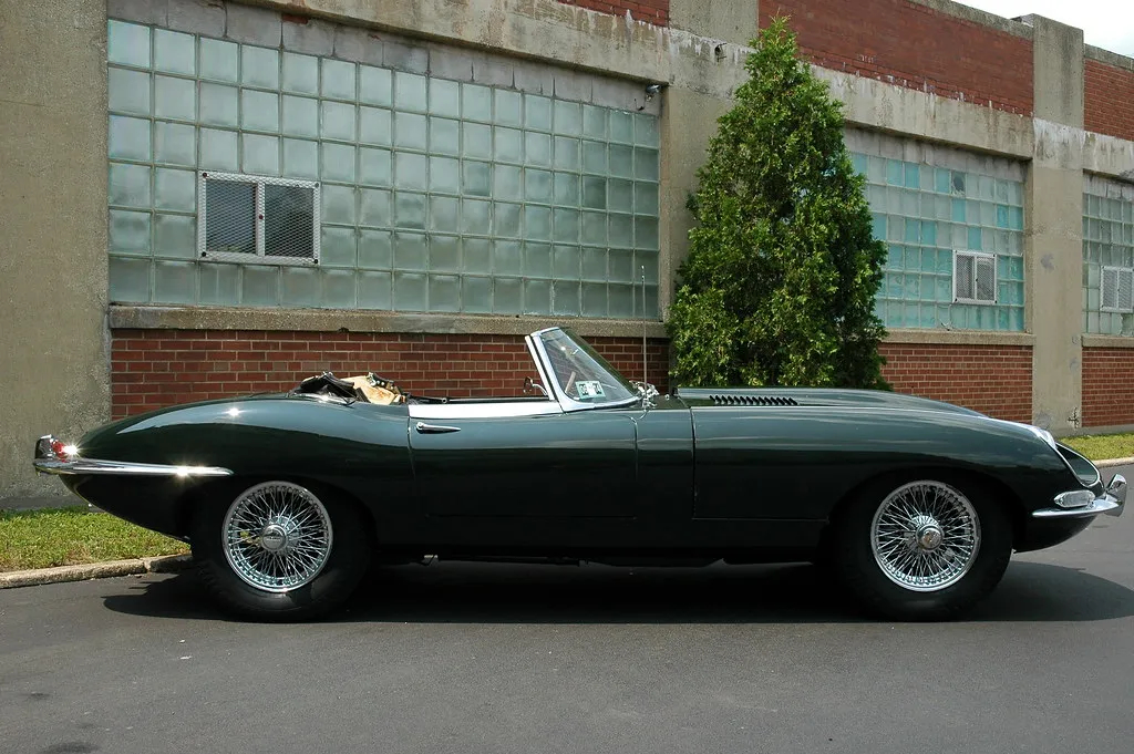1968 Jaguar E-type 4.2 Roadster Series 1.5 - Image 4
