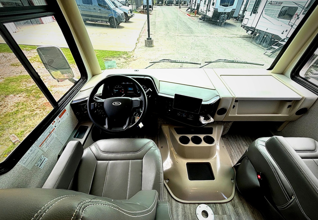 2022 Thor Miramar 37.1 - Image 9