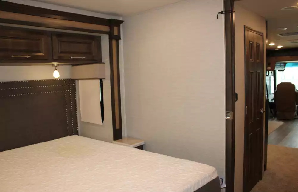 2019 Entegra Coach Emblem 36T - Image 19