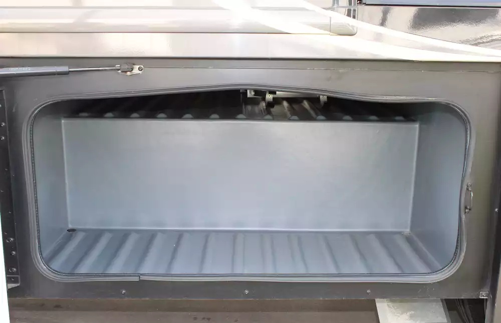 2018 Fleetwood Bounder 36D - Image 26