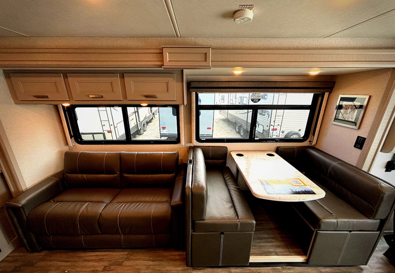 2022 Thor Miramar 37.1 - Image 12