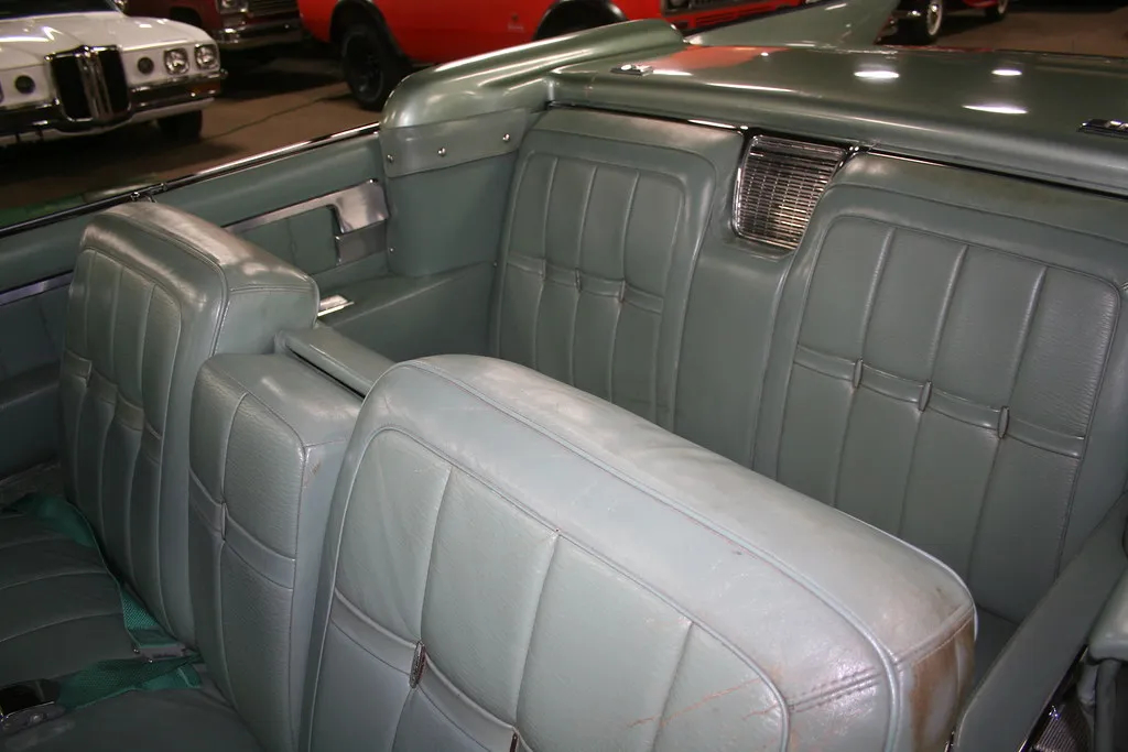 1960 Cadillac Eldorado Biarritz - Image 9