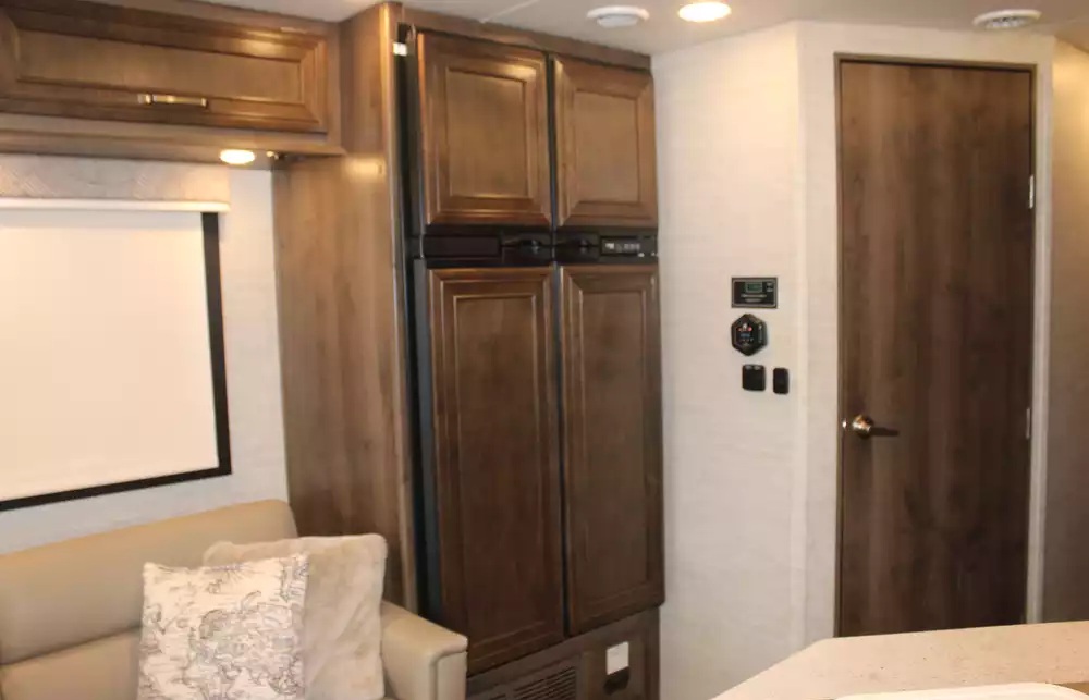 2021 Entegra Coach Esteem 31F - Image 32