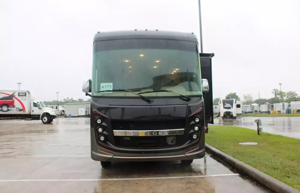 2019 Entegra Coach Emblem 36T - Image 3